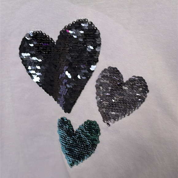 H&M Short Sleeve Purple T-Shirt with Flip Sequins Hearts 4T - Picture 3 of 10